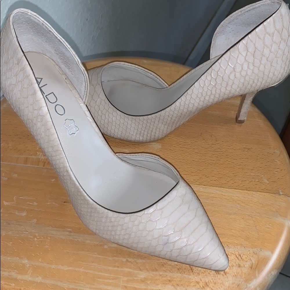 ALDO nude pumps